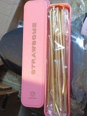 DesignWorks Ink Pink 'Strawsome' Tin with Gold Metal Straws